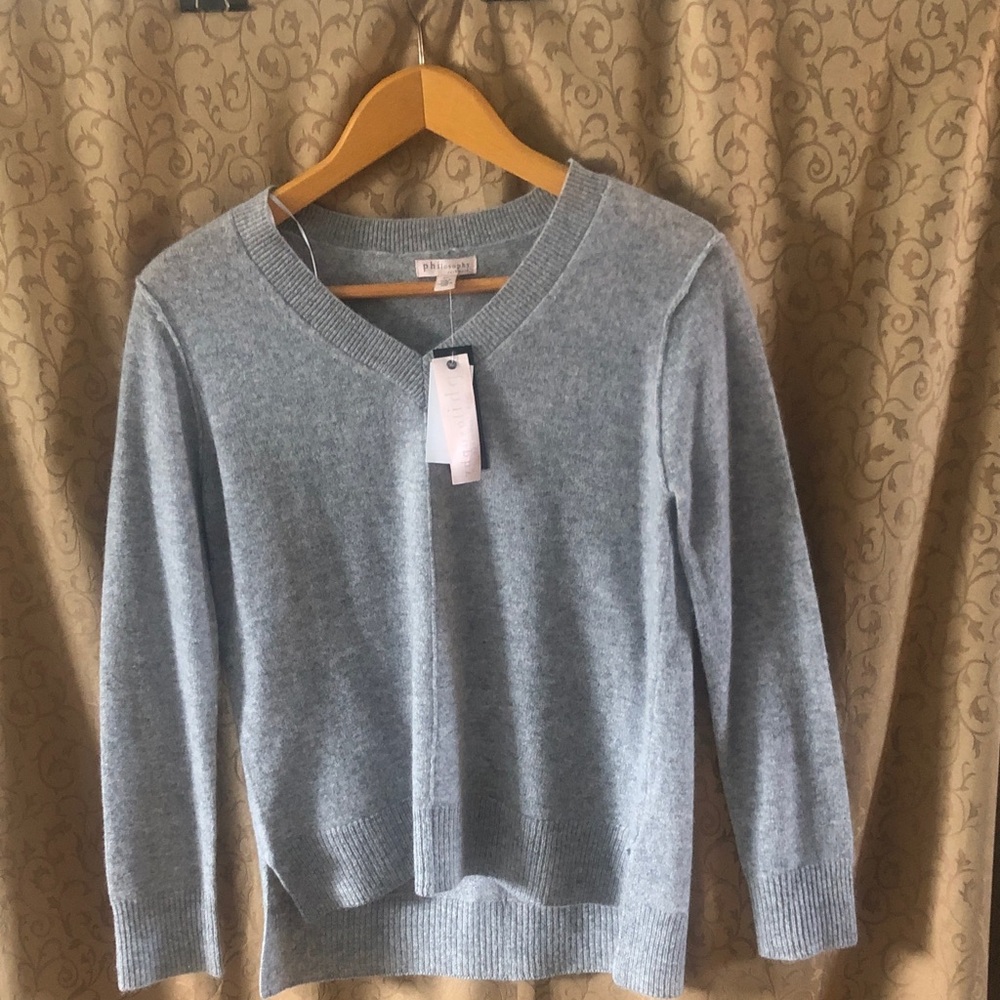 Cashmere 100 % by Philosophy grey dress sweater ribbed V neck